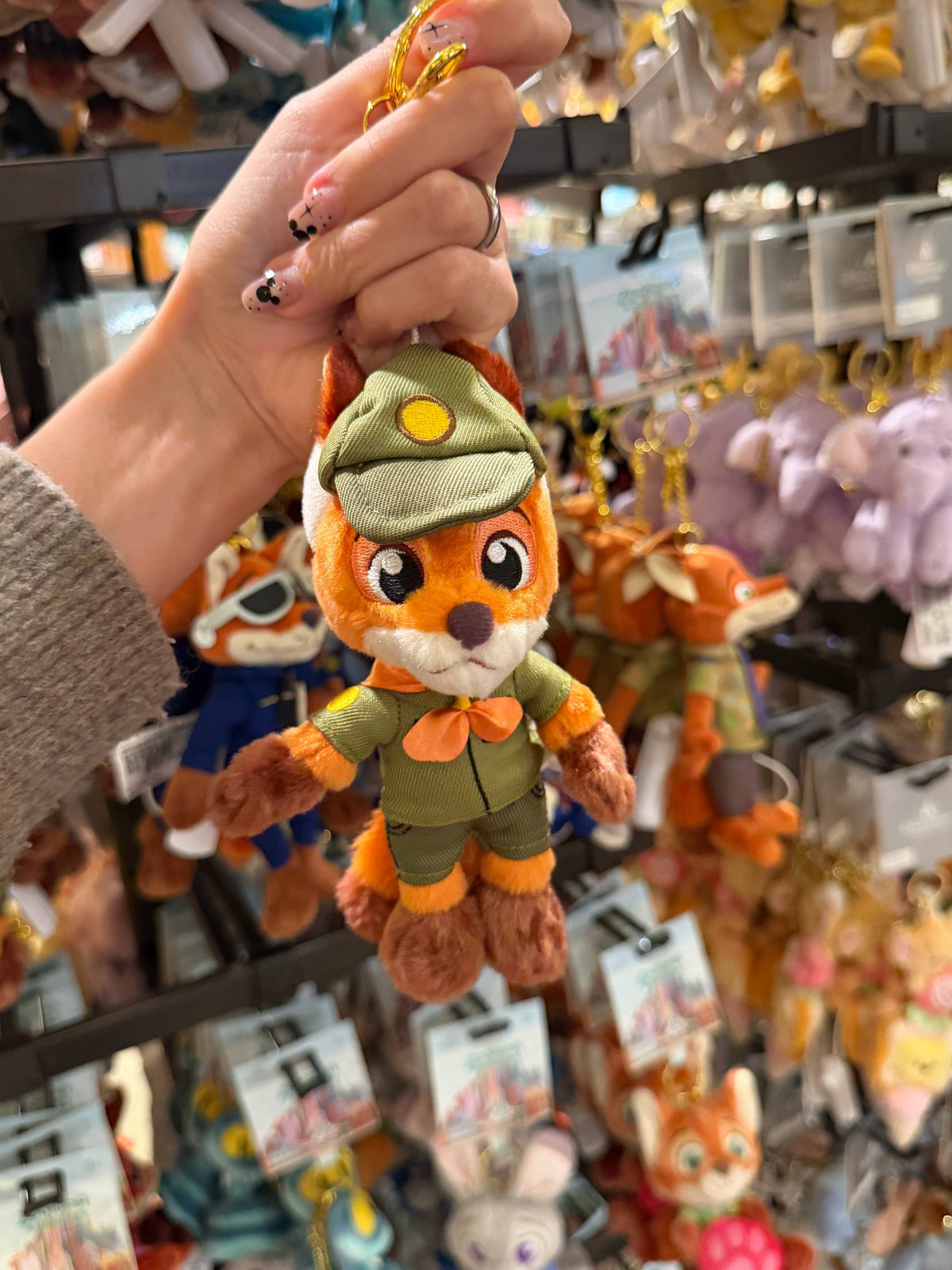 Llavero Nick Wilde con Traje Verde