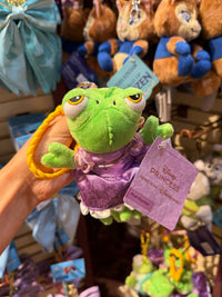 Llavero Pascal con Vestido Morado