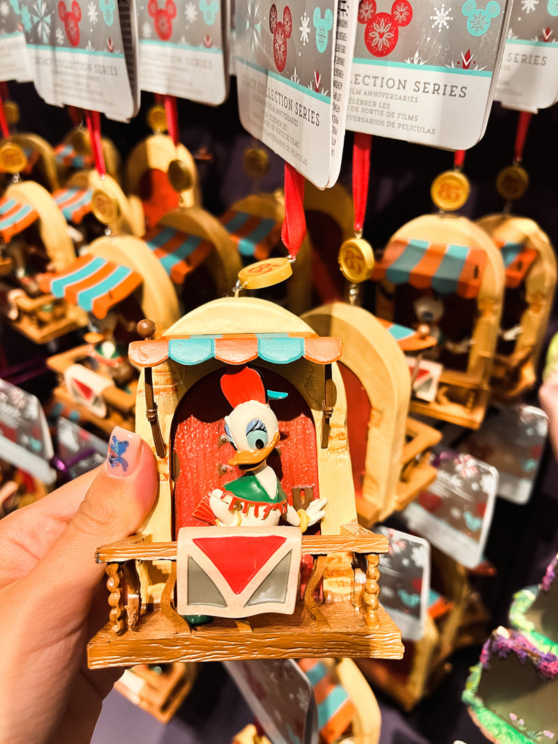 Ornamenta Disney Parks Patita Daisy