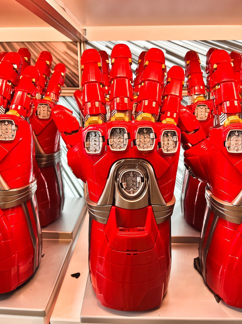 Guantelete de Iron Man Disney Parks (Incluye Gemas)